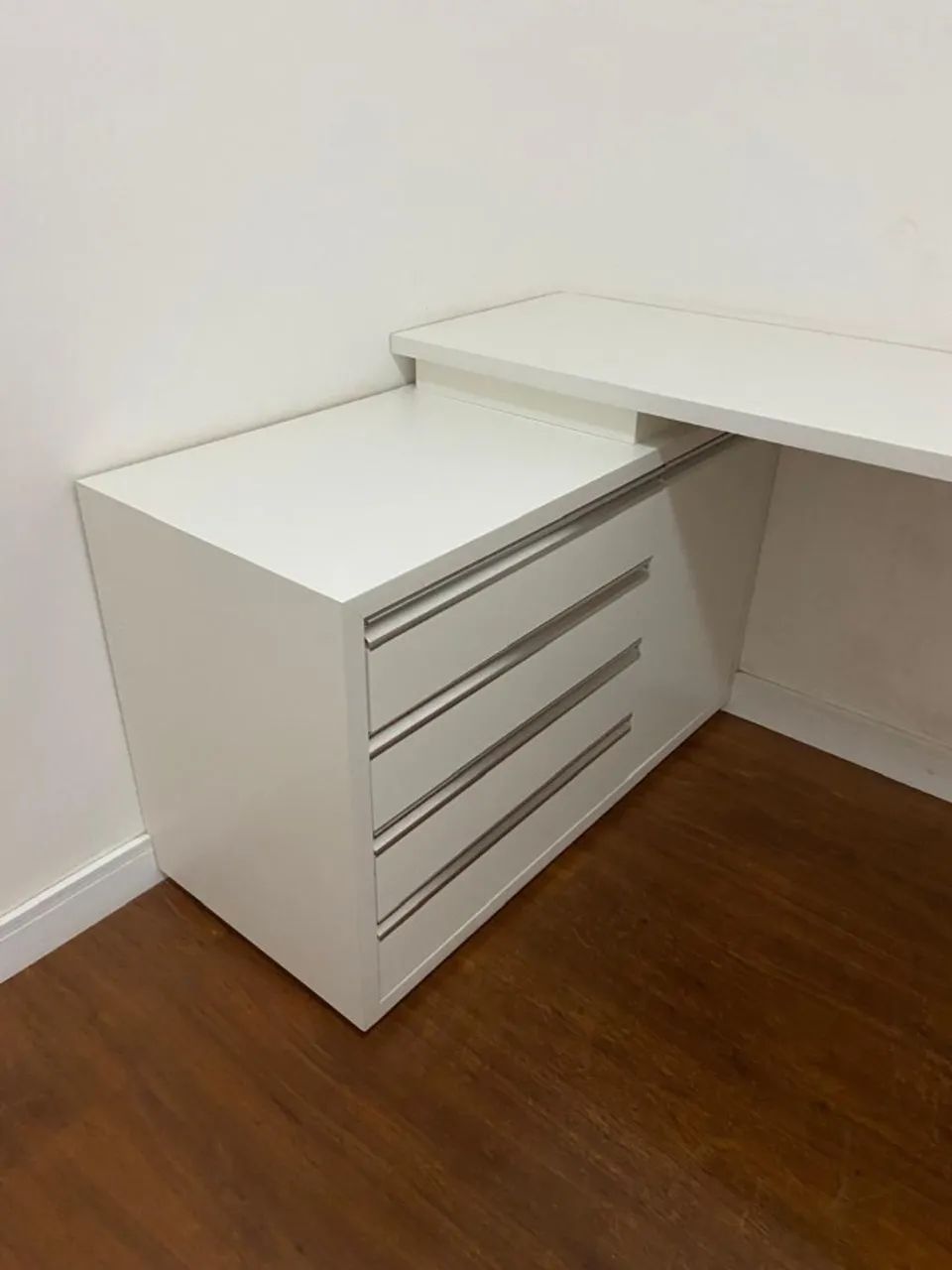 Mesa de estudos com gaveteiro - Foto 2