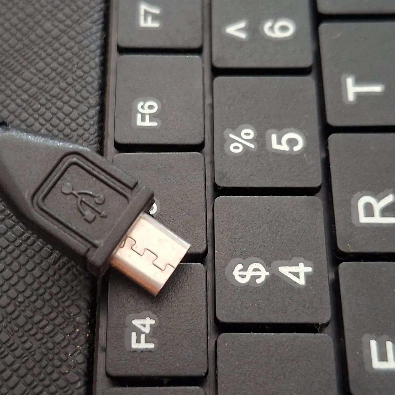 Capa com Teclado para Tablet Couro - Não testado, no estado - Foto 5