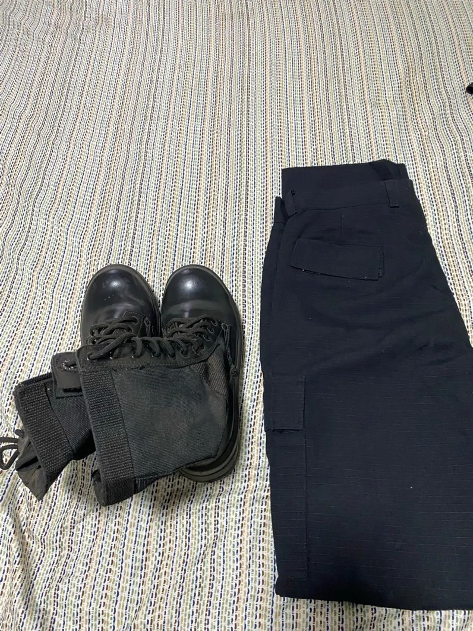 Kit  calça e coturno feminino 