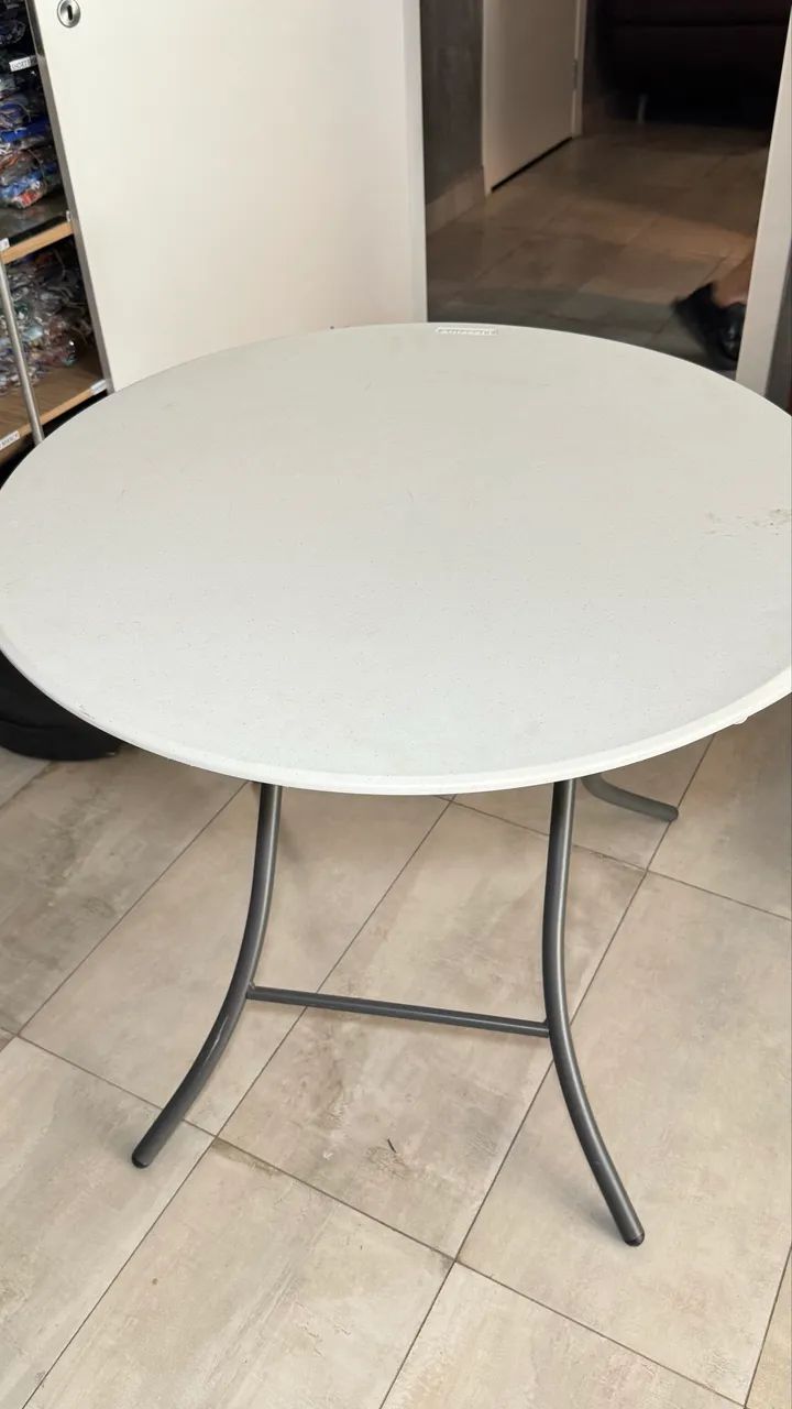 Mesa e cadeira maxchief com 4 cadeiras 