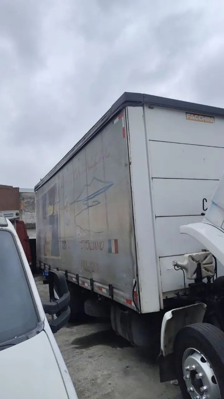 Baú sider 7,00 X2,60x2,80