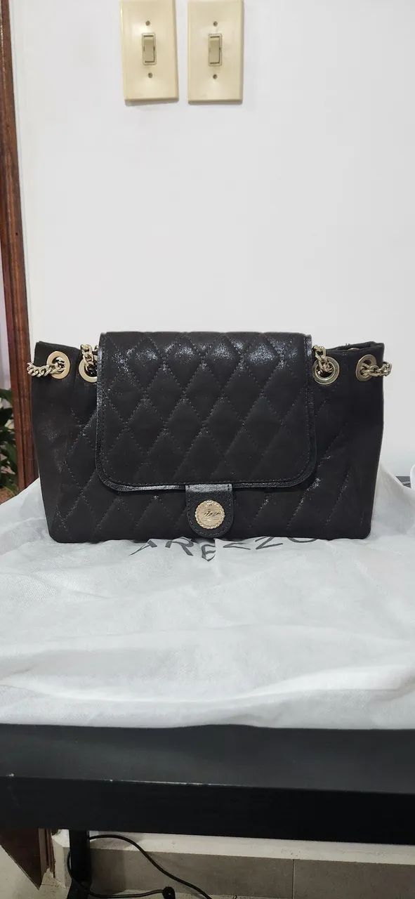 Bolsa arezzo preta camurça 