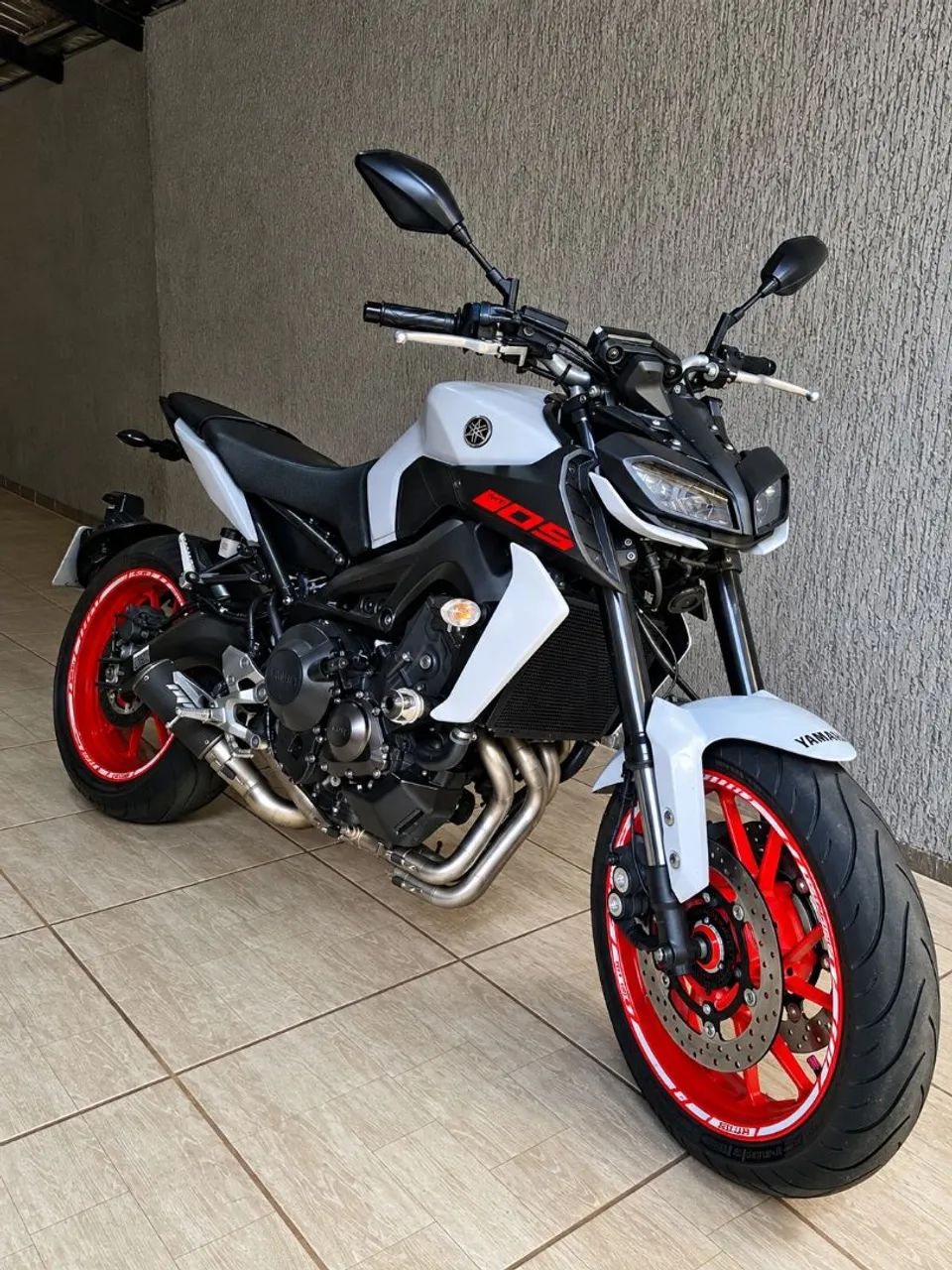 MT 09
