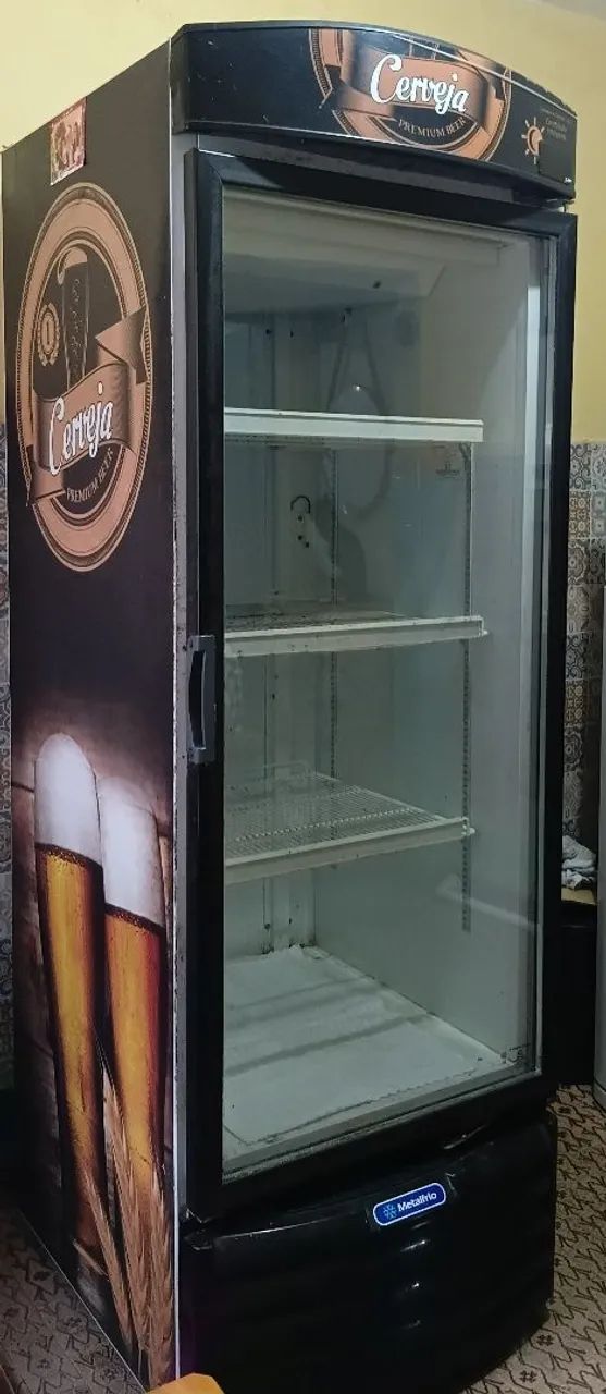 Cervejeira semi nova...ótimo estado