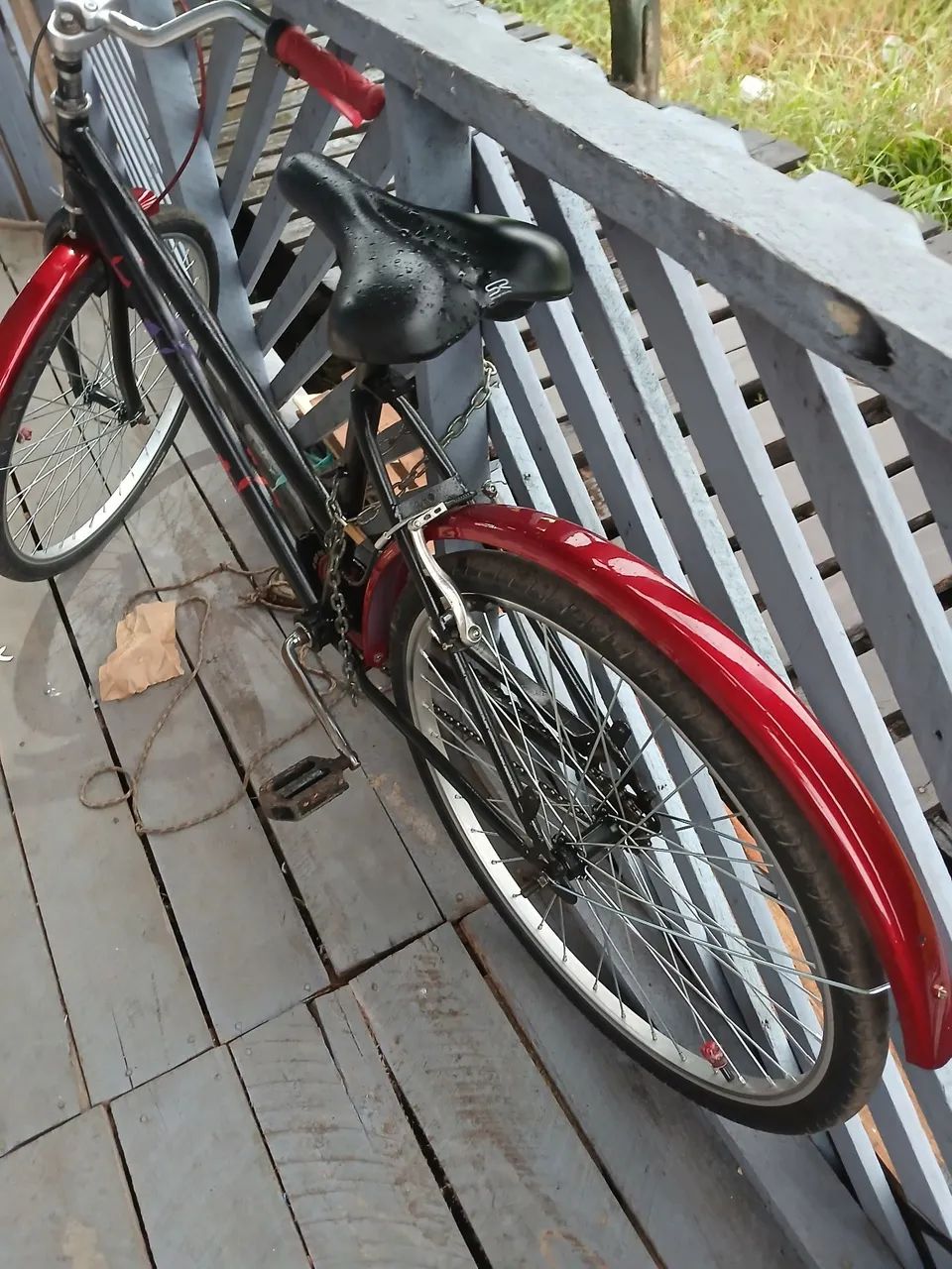 Bicicleta seminova cor preta com vermelhoWhatsApp *  - Foto 2