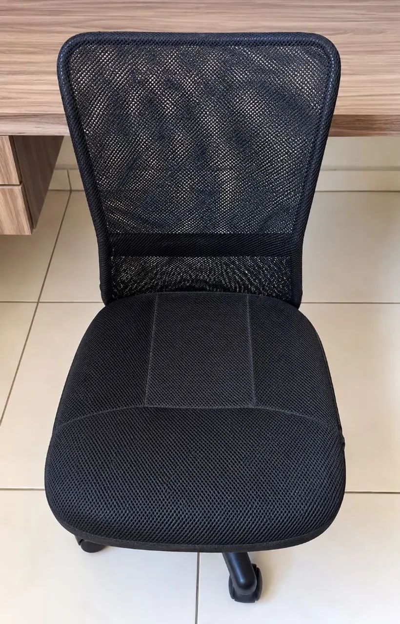 VENDO MESA + CADEIRA - Foto 3