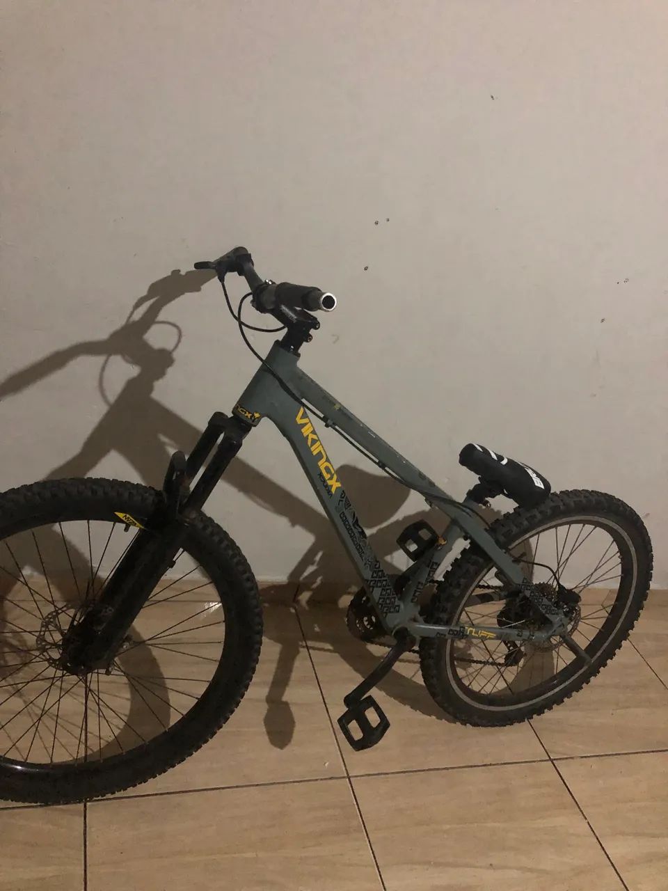 bicicleta aro 26 VIKING TUF 30  - Foto 3