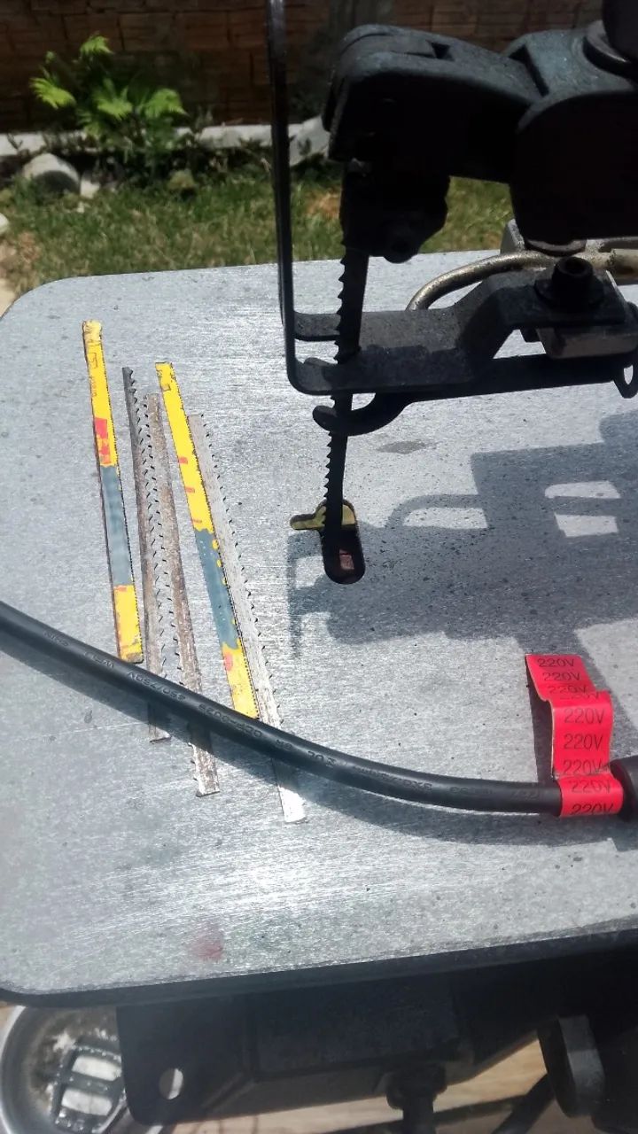 Serra tico tico de bancada Makita  - Foto 4