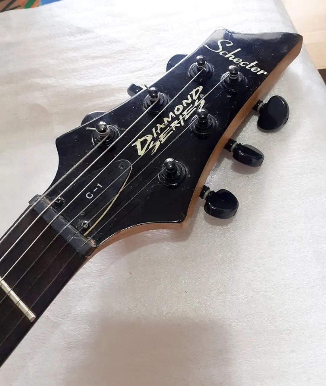 >> Guitarras Várias Marcas e Modelos Squier Giannini Washburn Eagle Cort Schecter Tagima - Foto 6