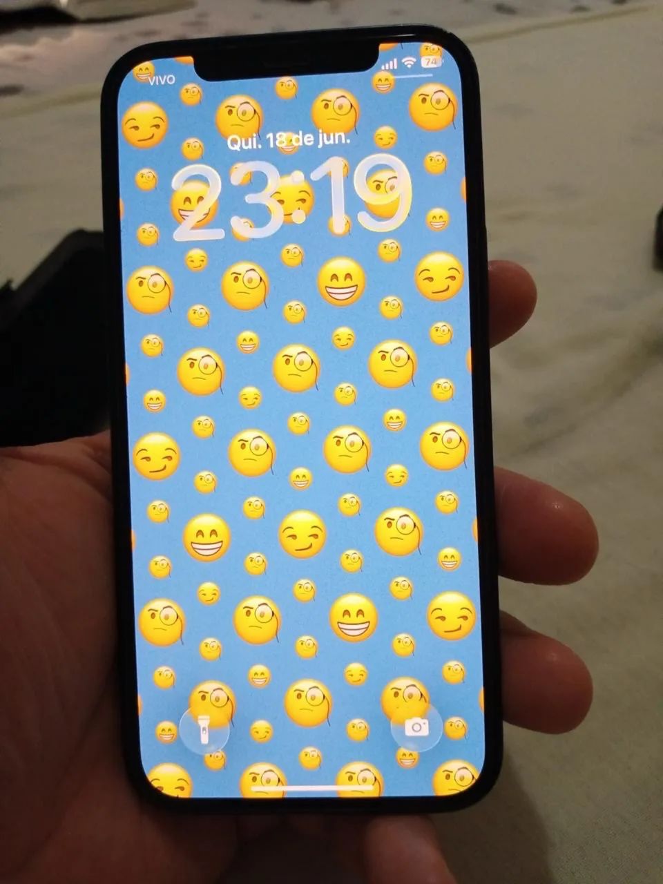 Vendo um iPhone 12 normal 