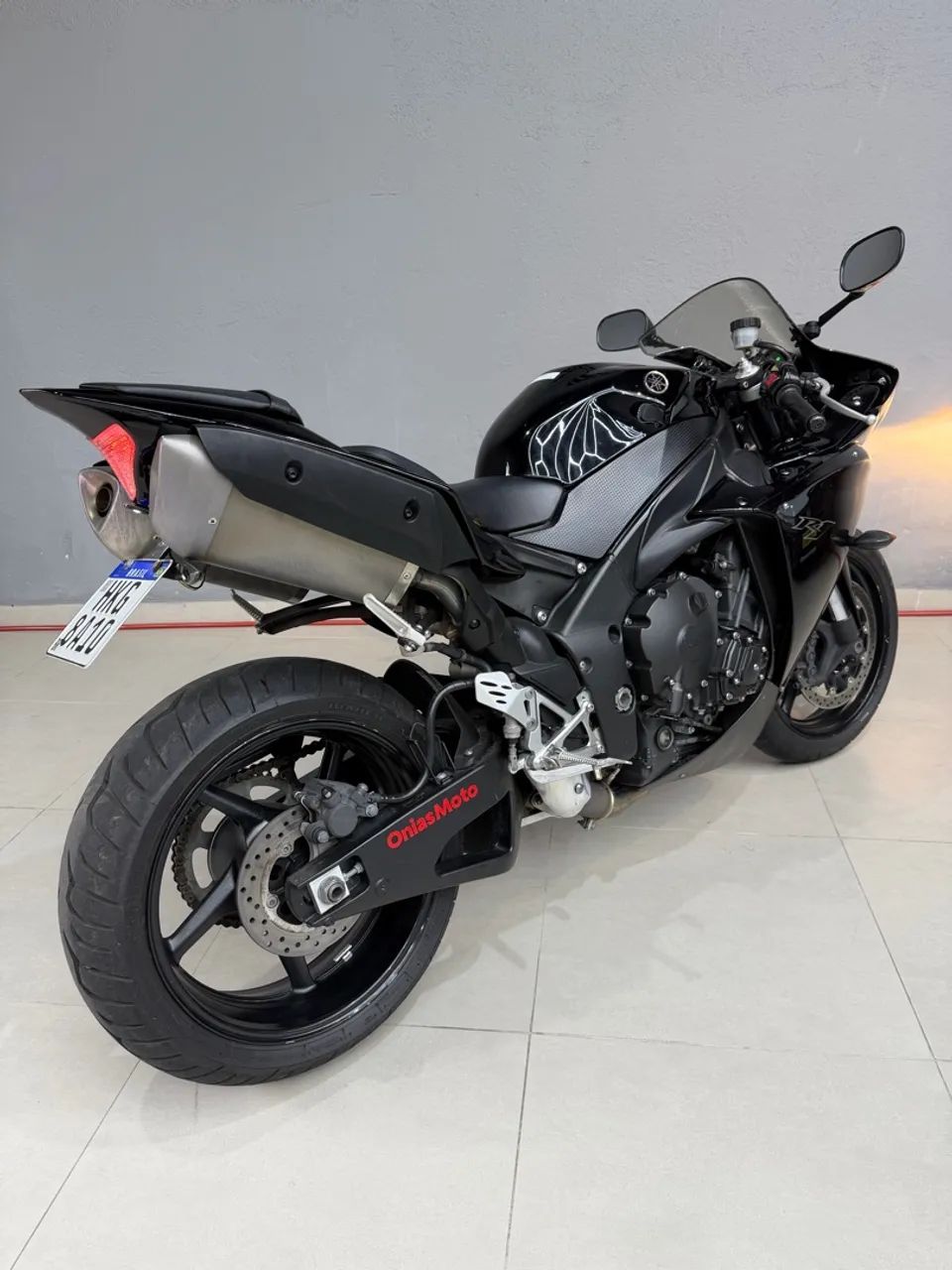 R1 2011