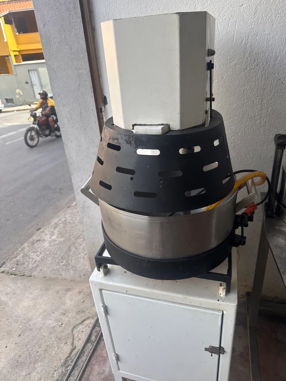 Vendo masseira para salgados  - Foto 2
