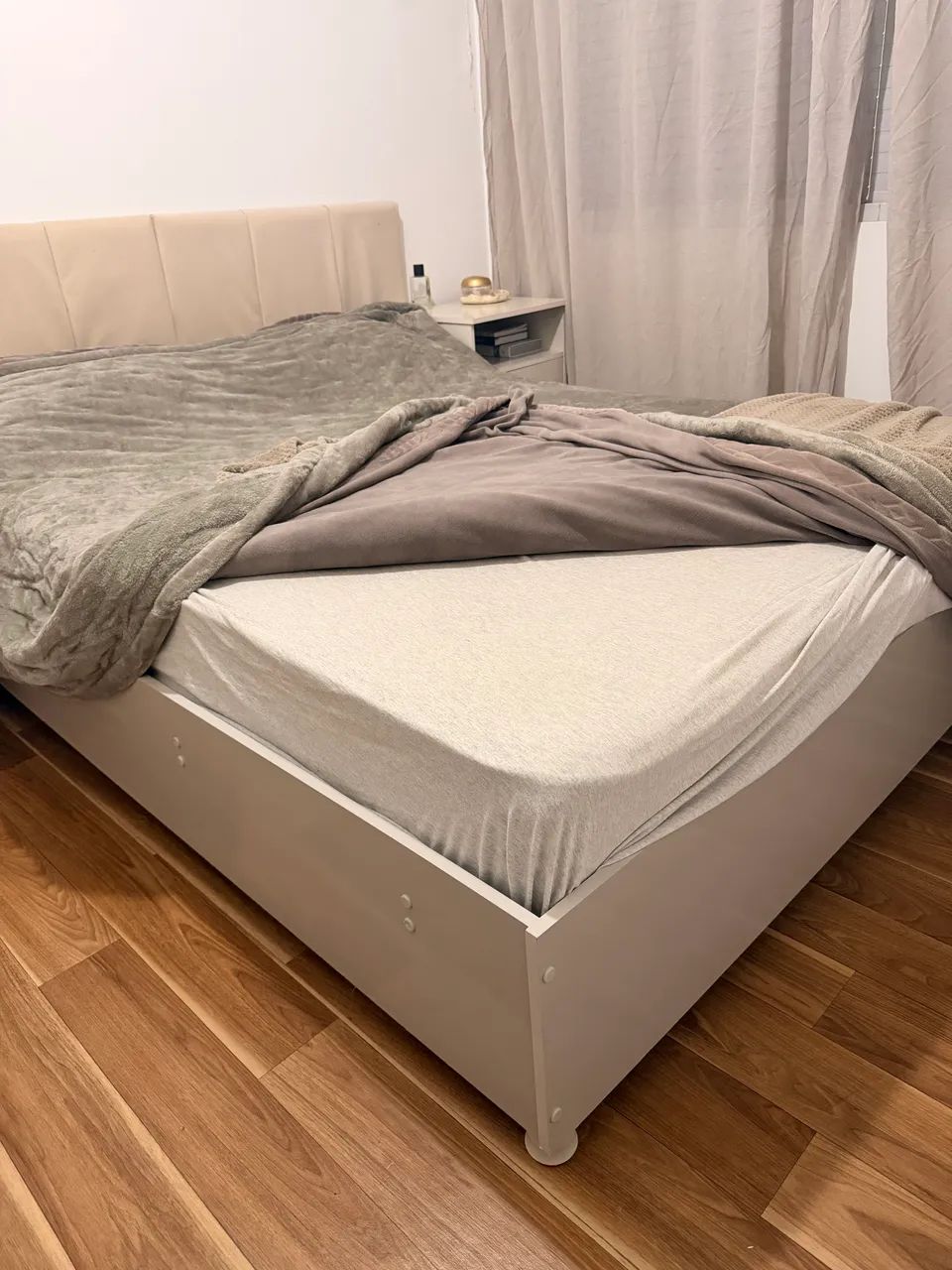 Vendo cama mdf sem colchão 