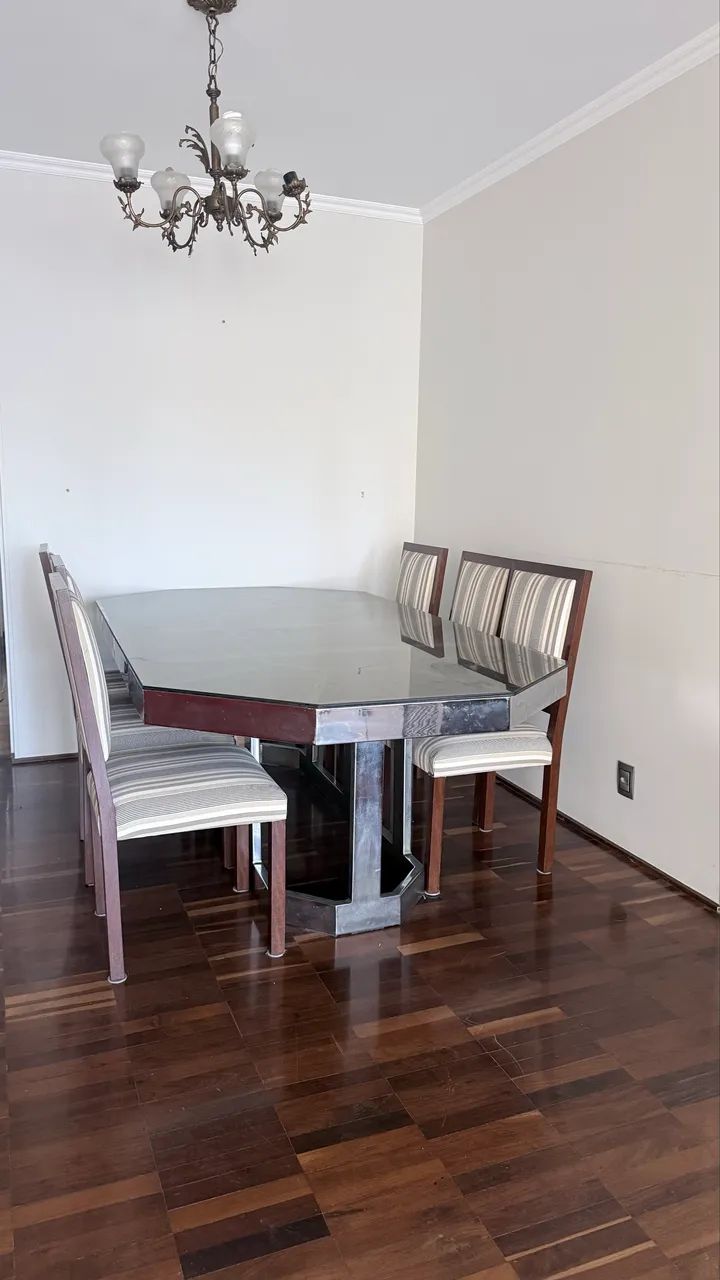 MESA DE JANTAR COM PES EM INOX E TAMPO DE VIDRO COM 6 CADEIRAS - Foto 3