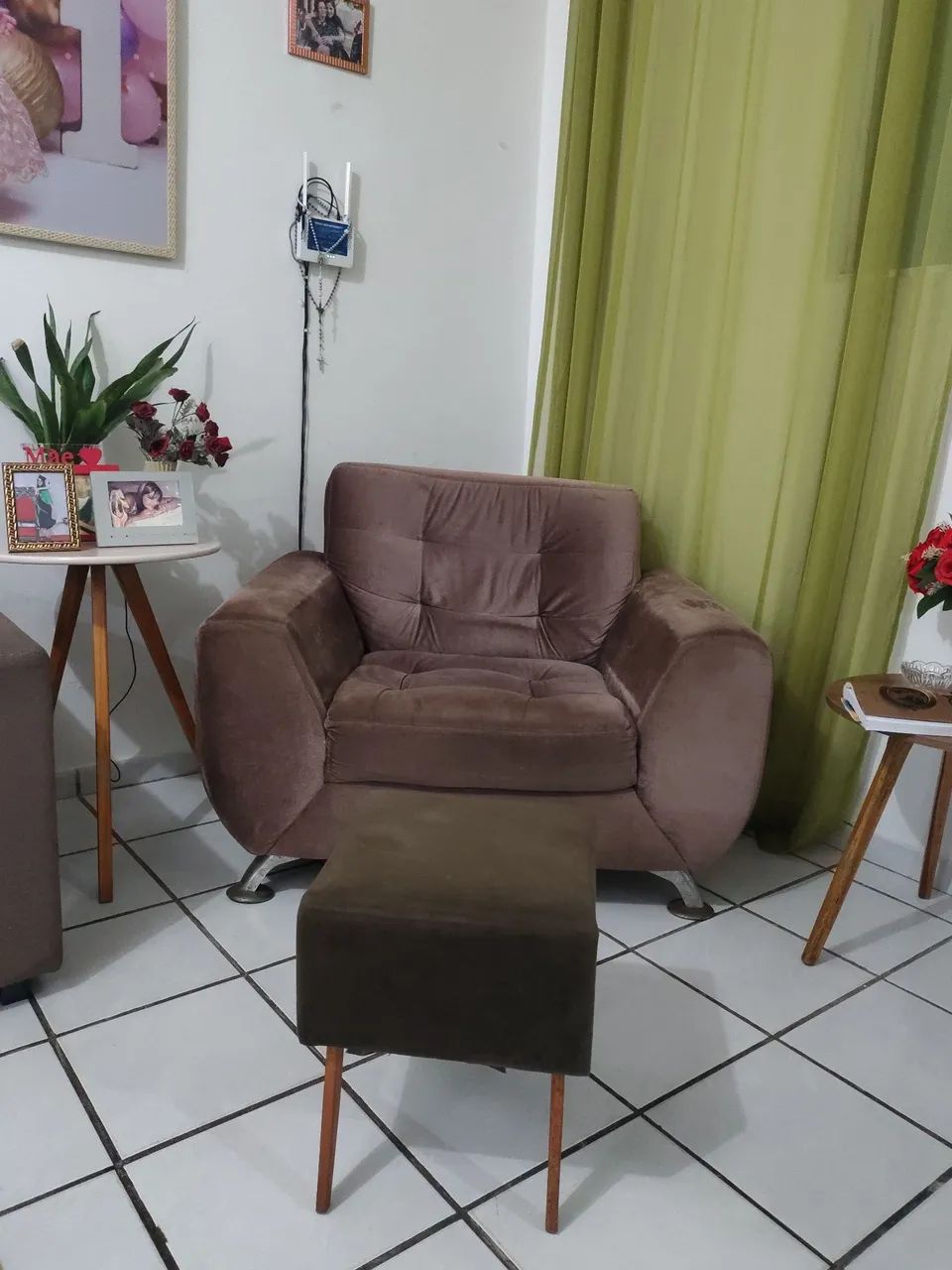 Cadeiras são 2 iguais