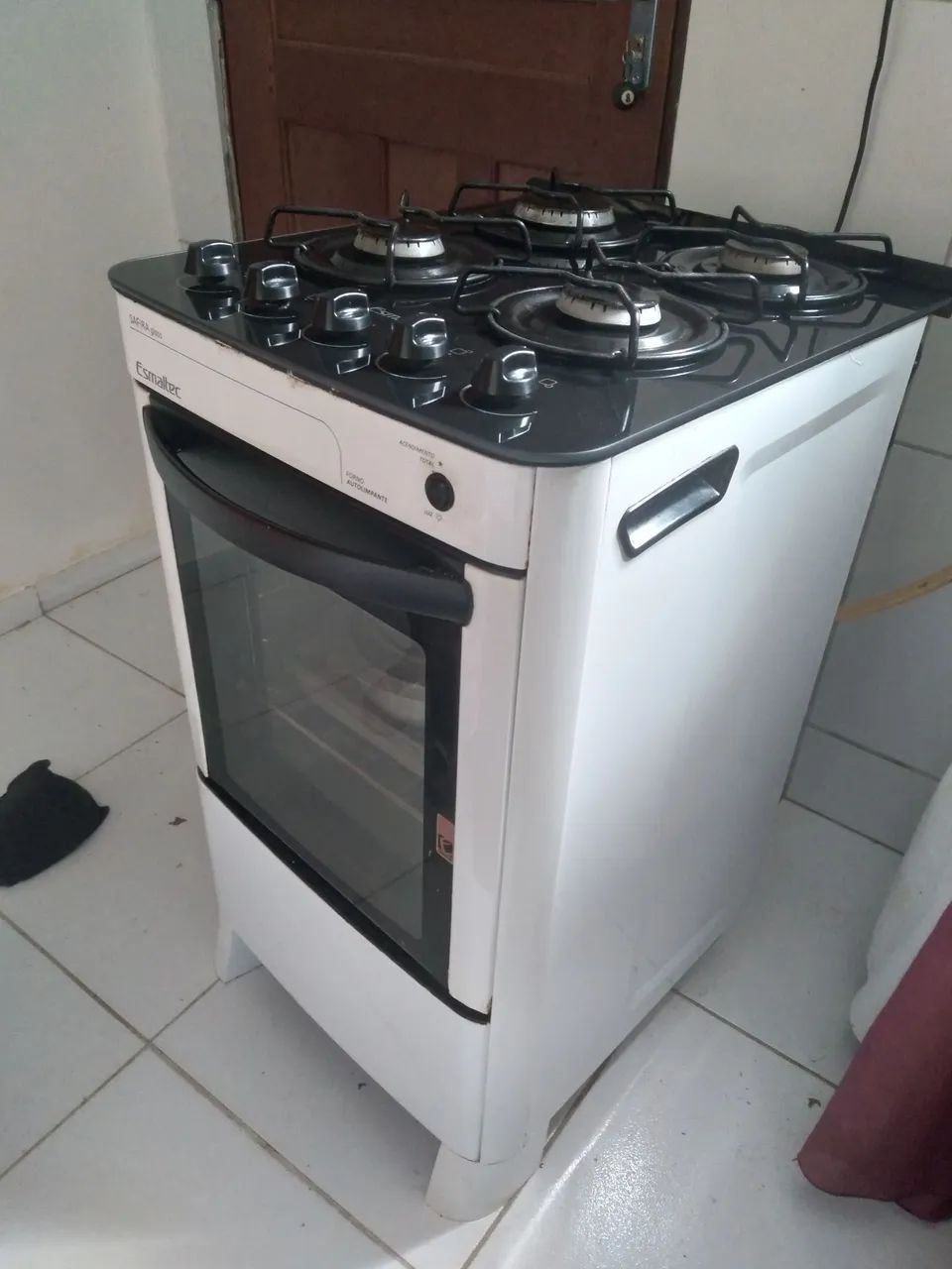 Fogão 4 bocas está funcionando perfeitamente 457$ - Foto 4