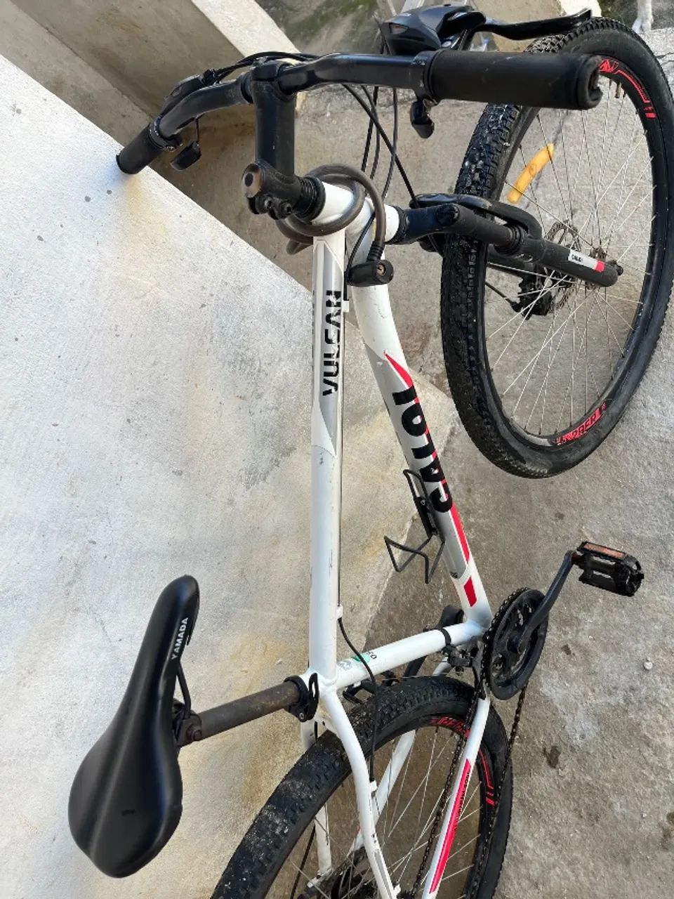 Bike aro 29 Caloi em ótimo estado + suspensão | Só R$800 - Foto 5