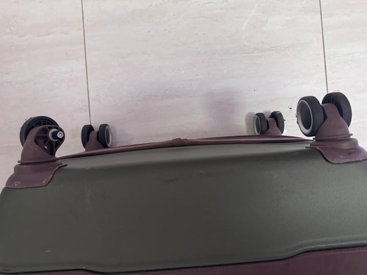 Mala grande Samsonite rígida expansível com 4 rodas - Foto 5