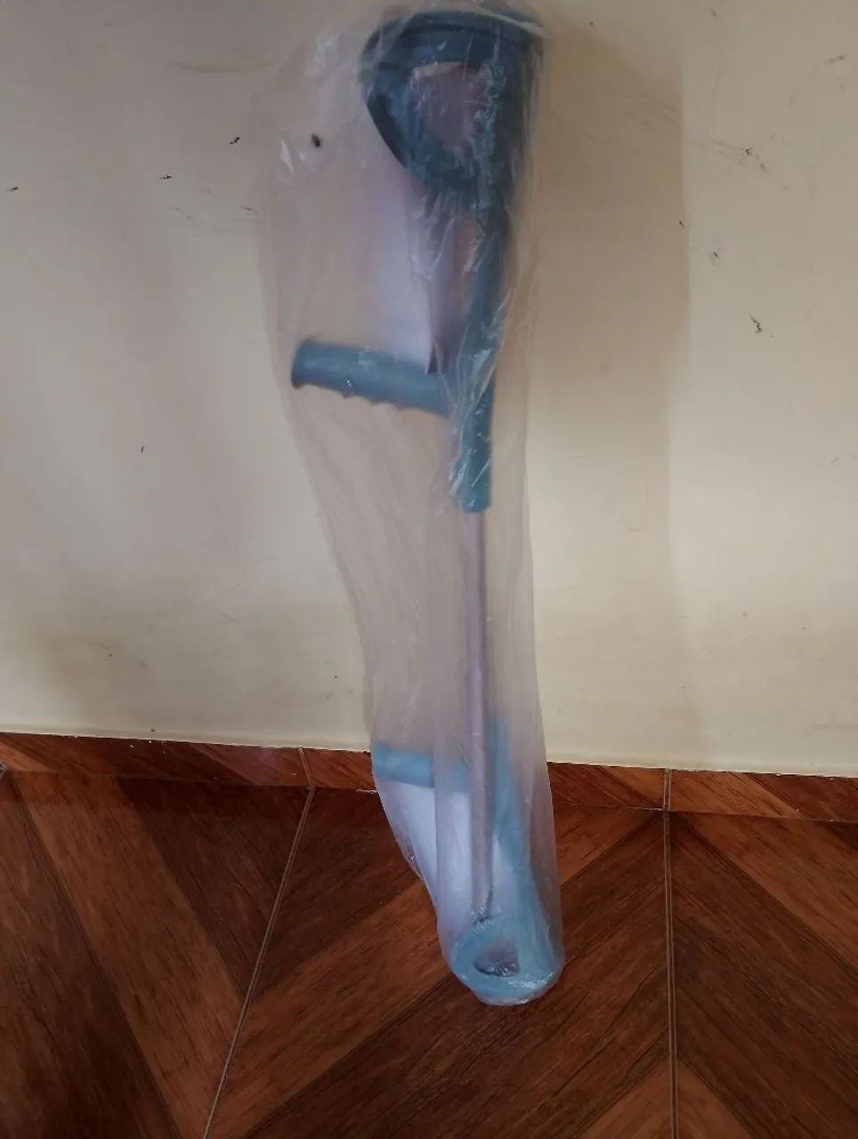 Vende se muleta canadense nova 