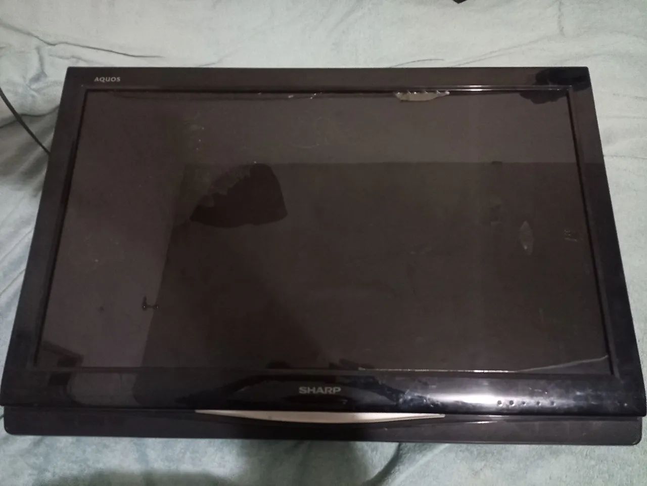 TV HD SHARP 32 POLEGADAS (PRECISA TROCAR PELÍCULA POLARIZADORA)