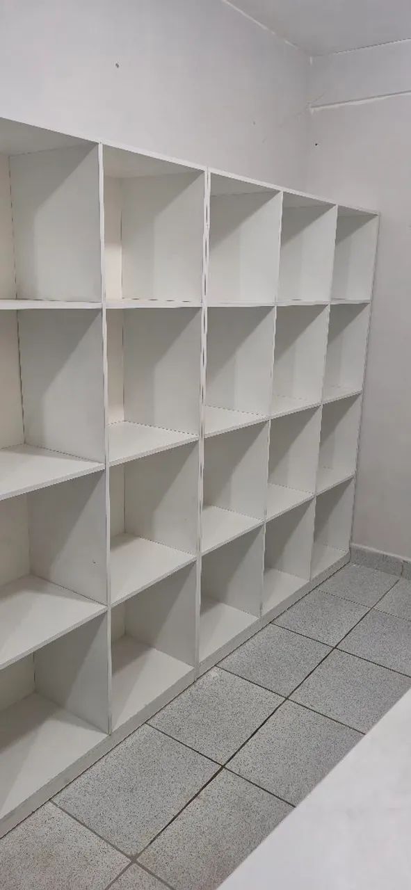 Comeias estantes prateleiras balcões lojas e clínicas  - Foto 4