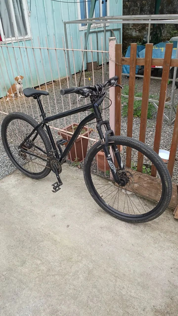 Vendo bicicleta de marchas e freio a disco - Foto 4