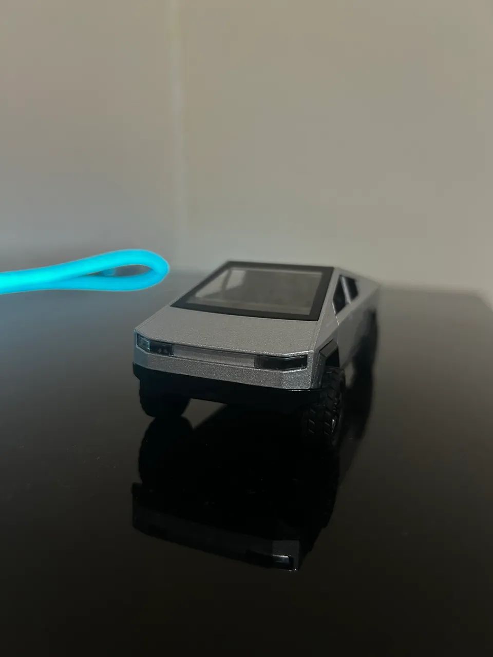 MINIATURA CYBERTRUCK - Foto 2