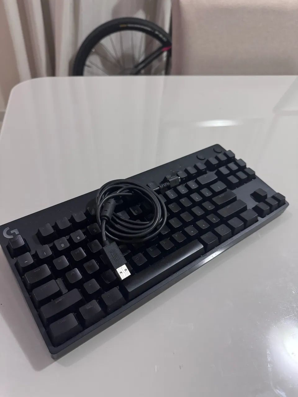 Teclado Logitech G Pro