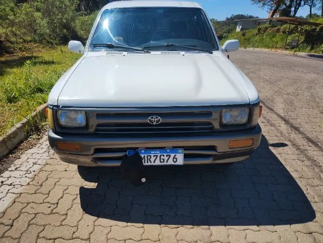 Toyota Hilux 4X2 2.4 DIESEL 1995