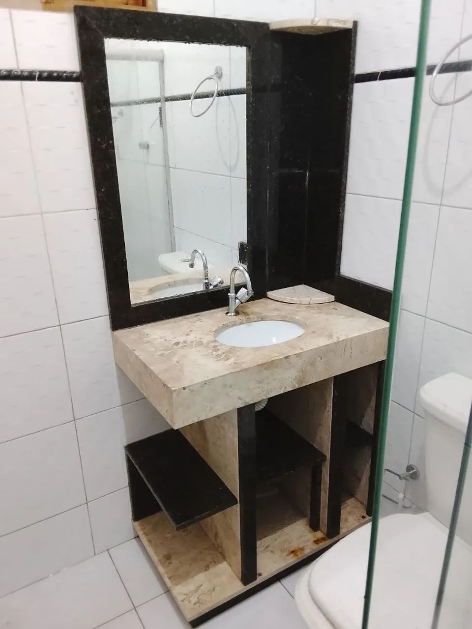 Vendo bancada de Pia de Mármore completo.65570243424897121