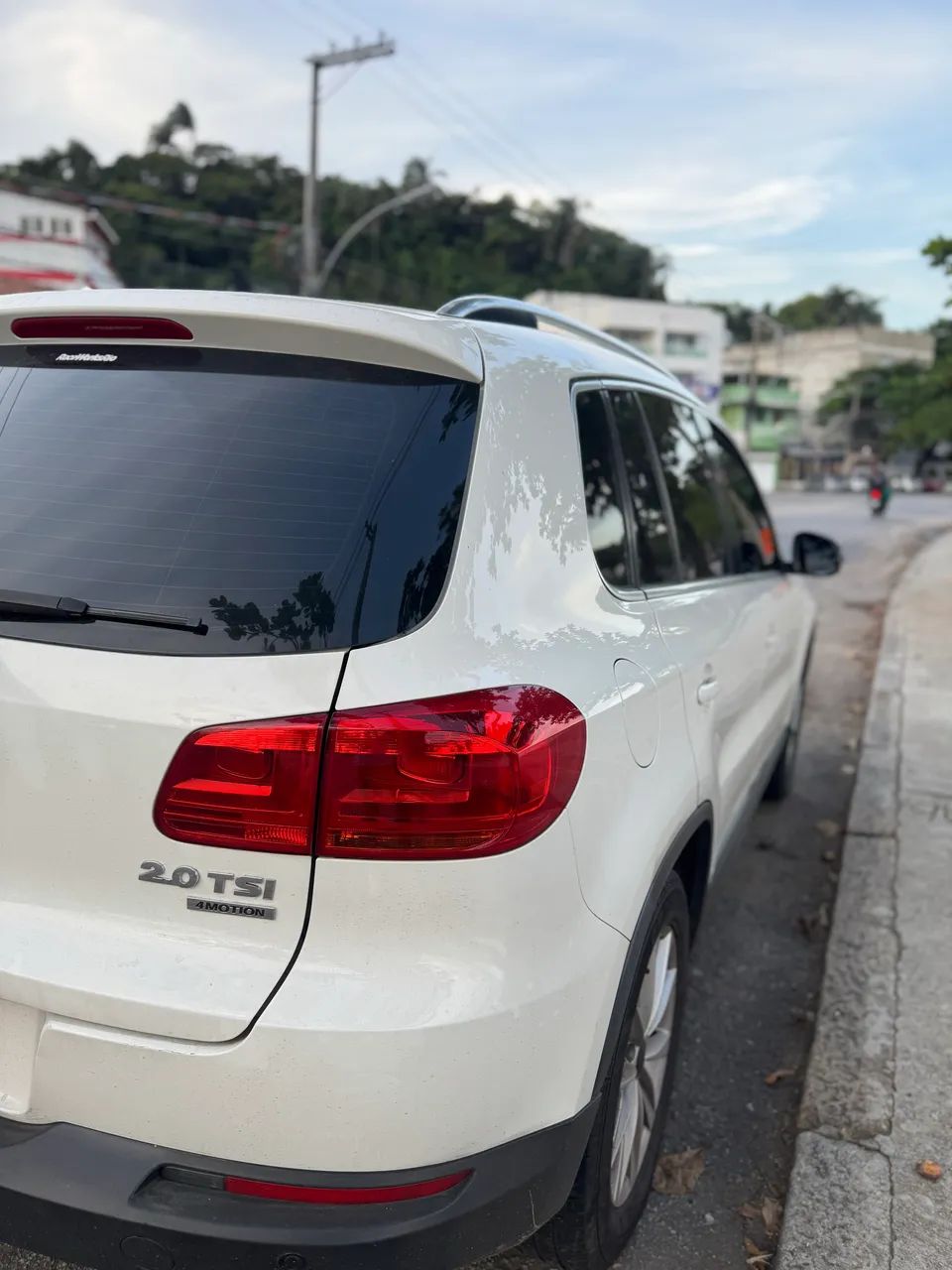Volkswagen Tiguan 2.0 TSI 16V 200CV TIPTRONIC 5P 2012