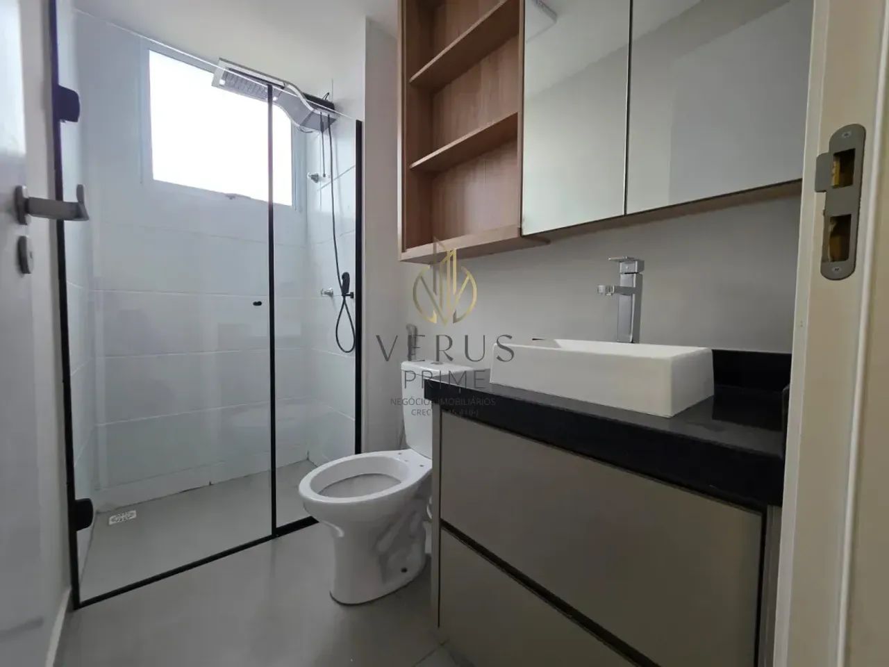 Apartamento com sacada e suite à venda