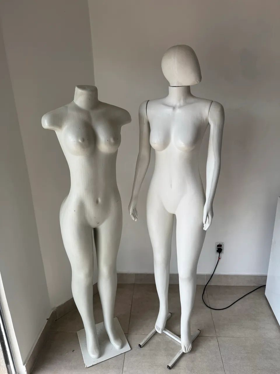 Manequins corpo todo  100$ CADA  - Foto 2