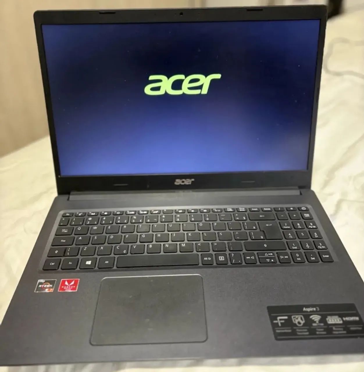 Acer aspire 3 Rayzen 7