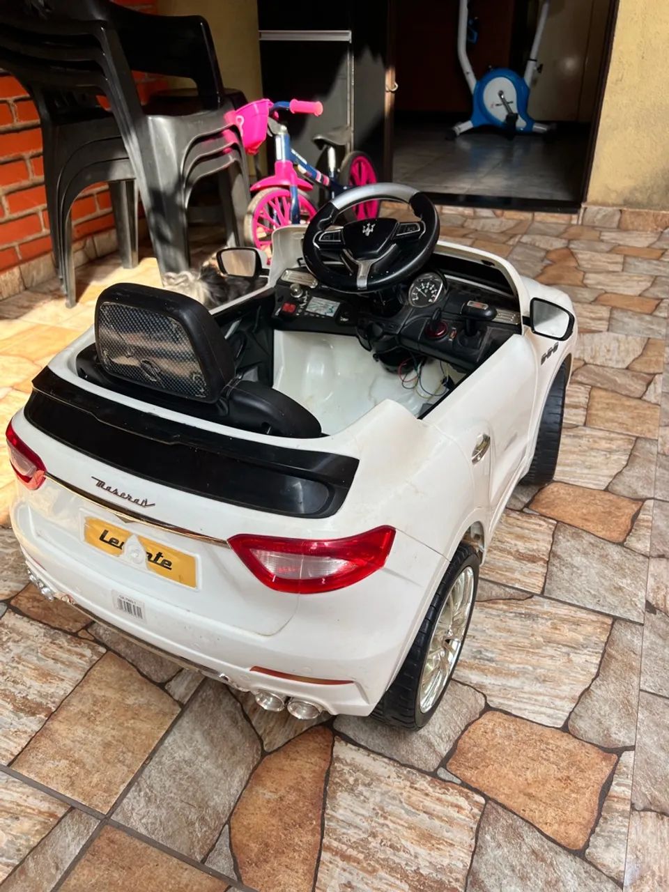 Carrinho elétrico infantil 