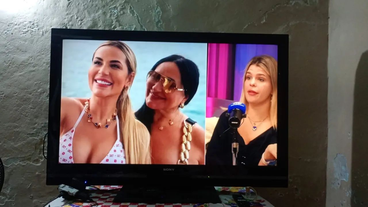 TV 50 polegas - Foto 2