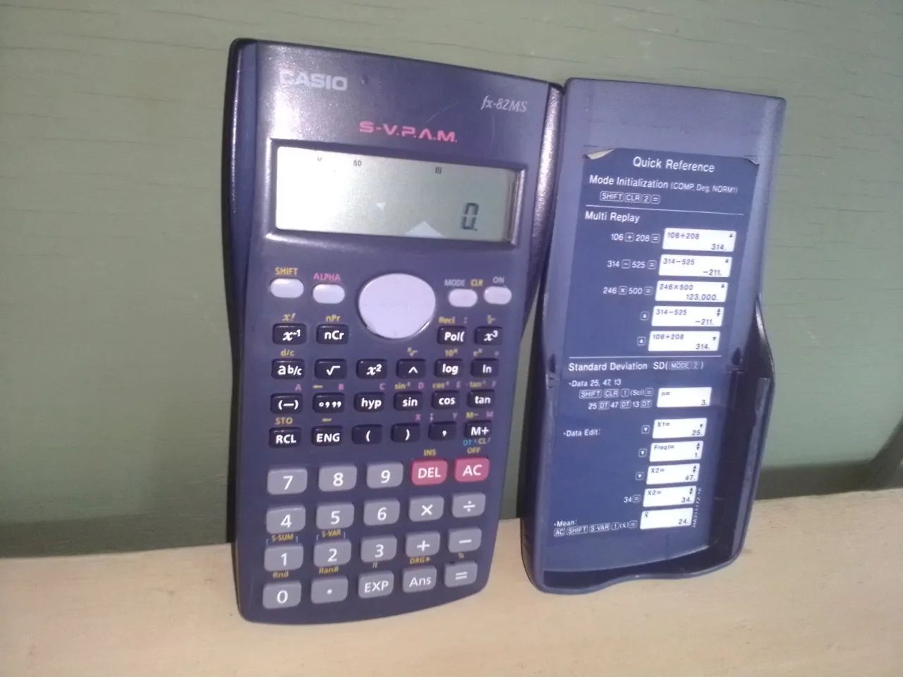 Máquina de cálculo científica Casio 