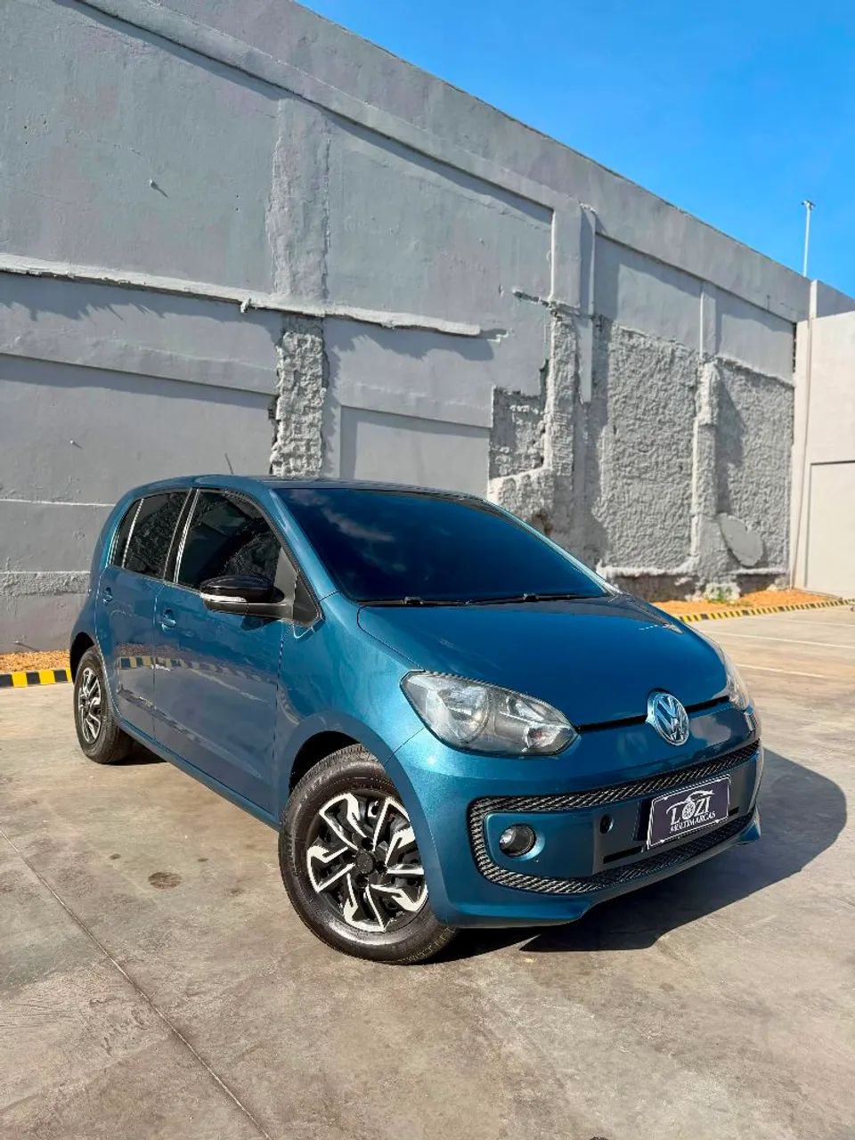 Volkswagen Up! RUN I Motion 1.0 Total Flex 12V 5P 2017 - Foto 4