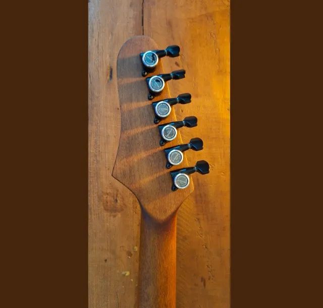 Guitarra Modelo Jazzmaster - Luthier Marcio Benedetti - Foto 5