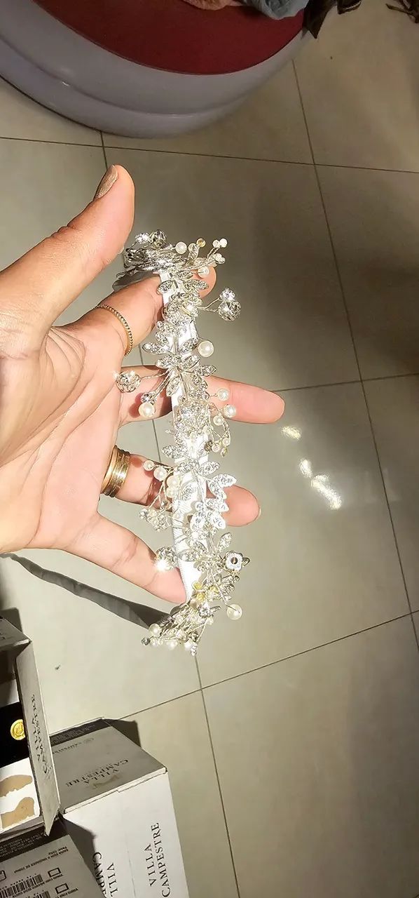 Vestido de Noiva (Brinde Coroa, Cinto e o Véu) - Foto 4