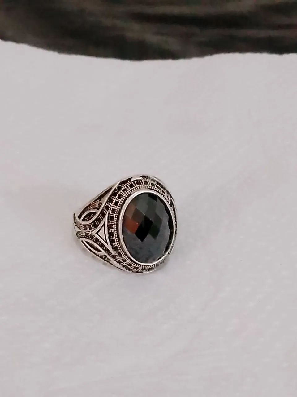 Vendo lindo anel de prata com pedra Onix,lindo... - Foto 3