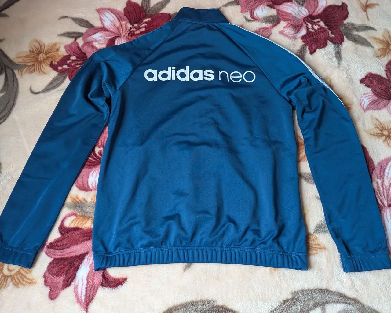 Blusa Adidas neo, esporte. - Foto 2