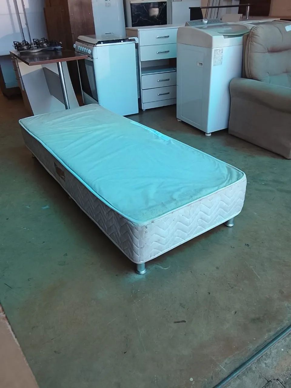 Cama box solteiro USADA ENTREGA dentro de Uberlândia MG 