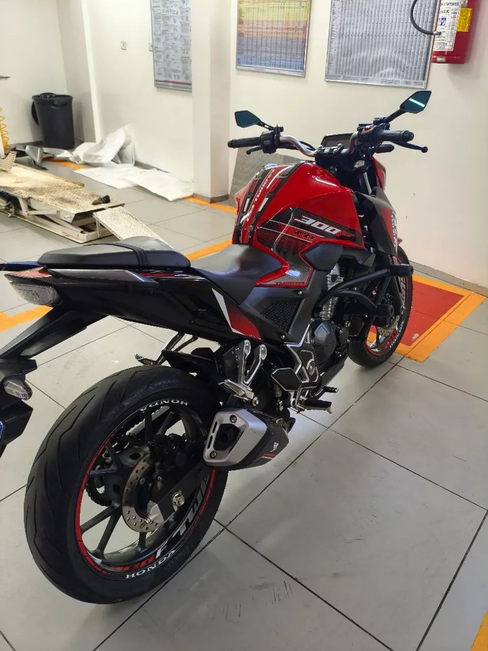 CB 300F  - Foto 4