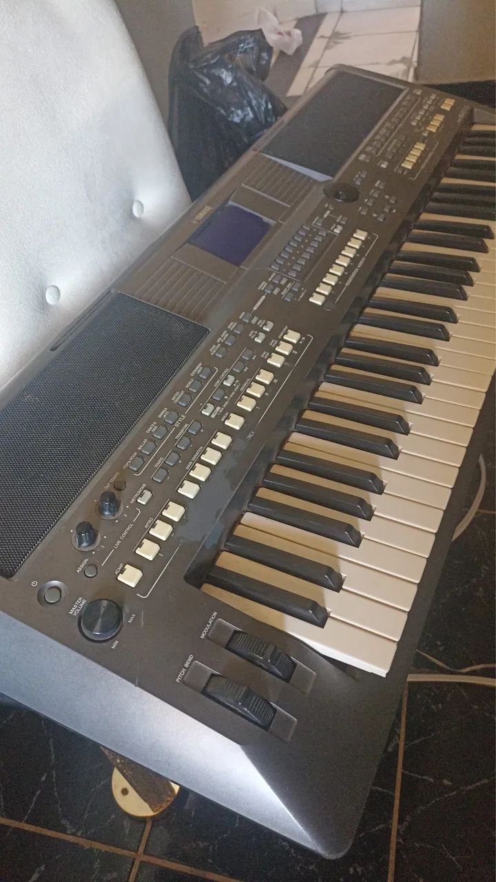 Teclado yamaha psr 670