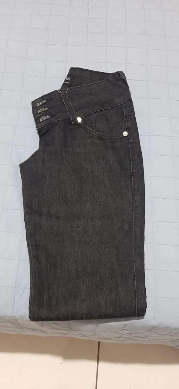 Vendo Calça Jeans Feminina Nova Preta  - Foto 3