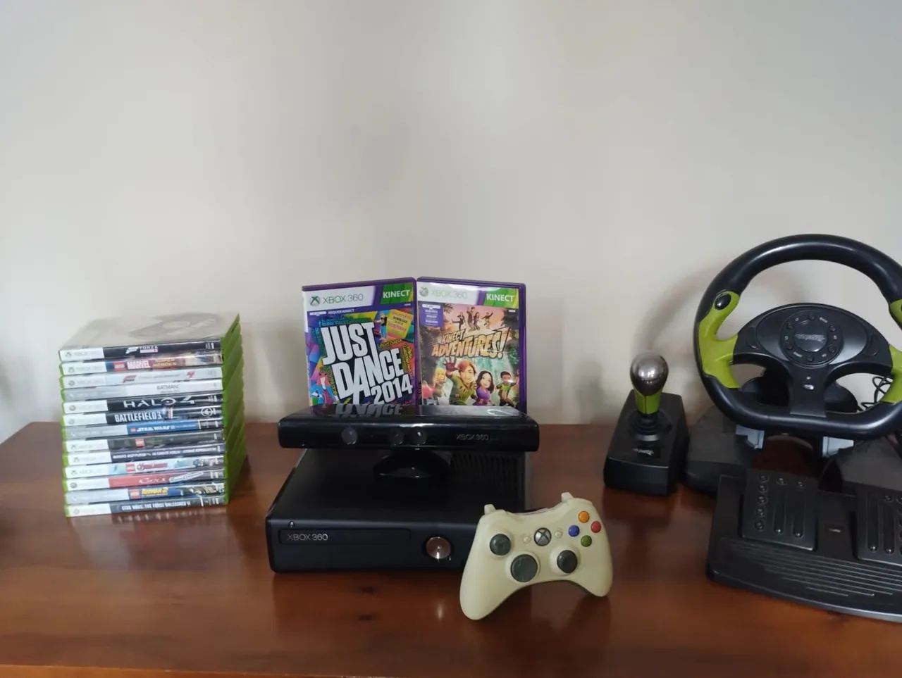 Xbox 360 slim original com kinect e volante com vários jogos