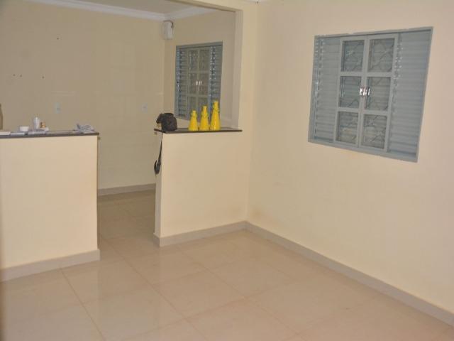 Vendo Ótima casa na QR 215 de Santa Maria - DF - Foto 4