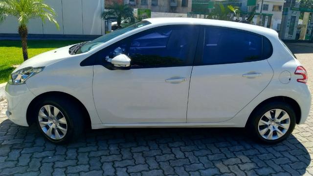 Peugeot 208, única dona, apenas 31.000Km rodados! Super novo! - Foto 2