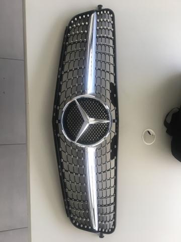 Grade dianteira mercedes c180